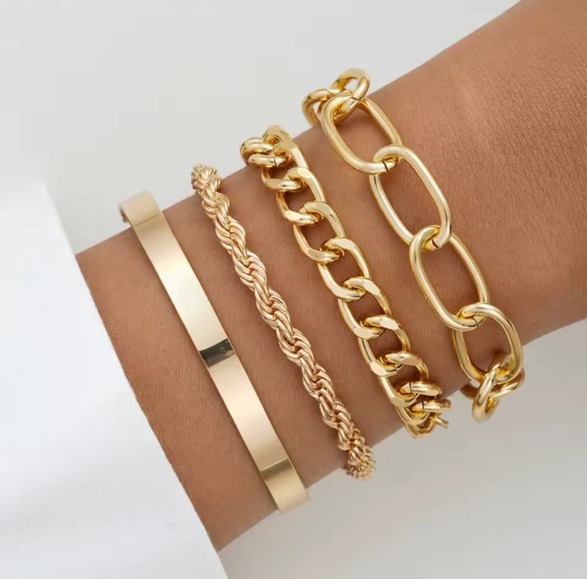 4 Pcs Gold Color Bracelet Set Heart Twist Cuban Chain Bracelets for Women